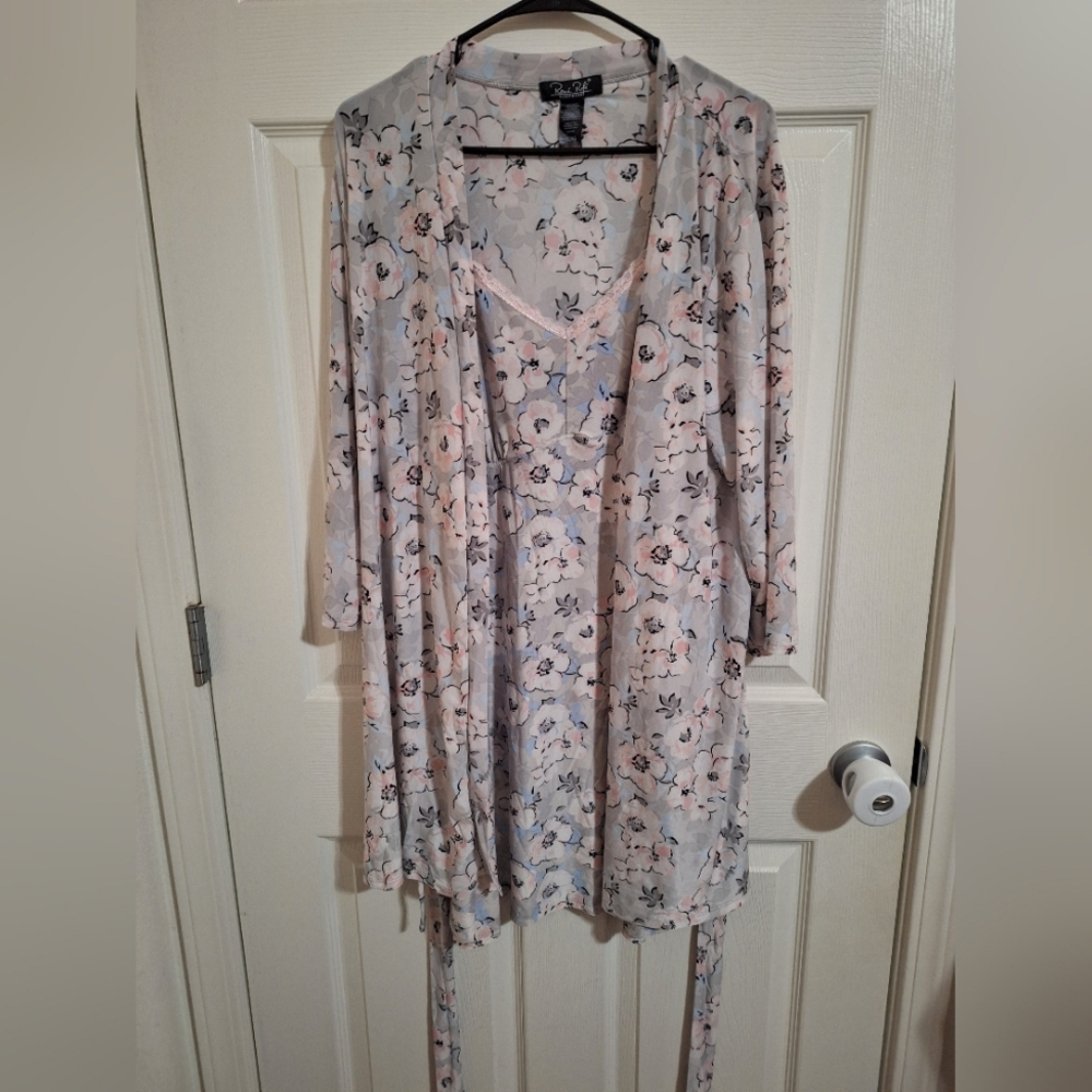 Nightgown and matching robe